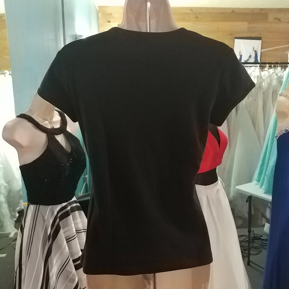 District Threads Top - Picture 2 of 4